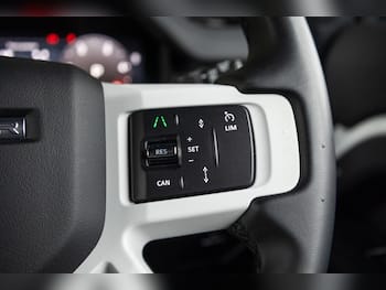 Used Land Rover Defender 90 2025 for sale - 79590741: Photo