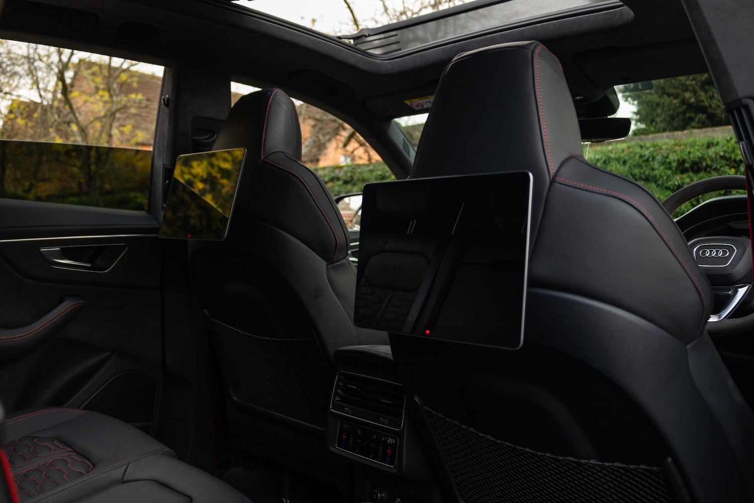 Used Audi RS Q8 2023 for sale - 76584703: Photo 2