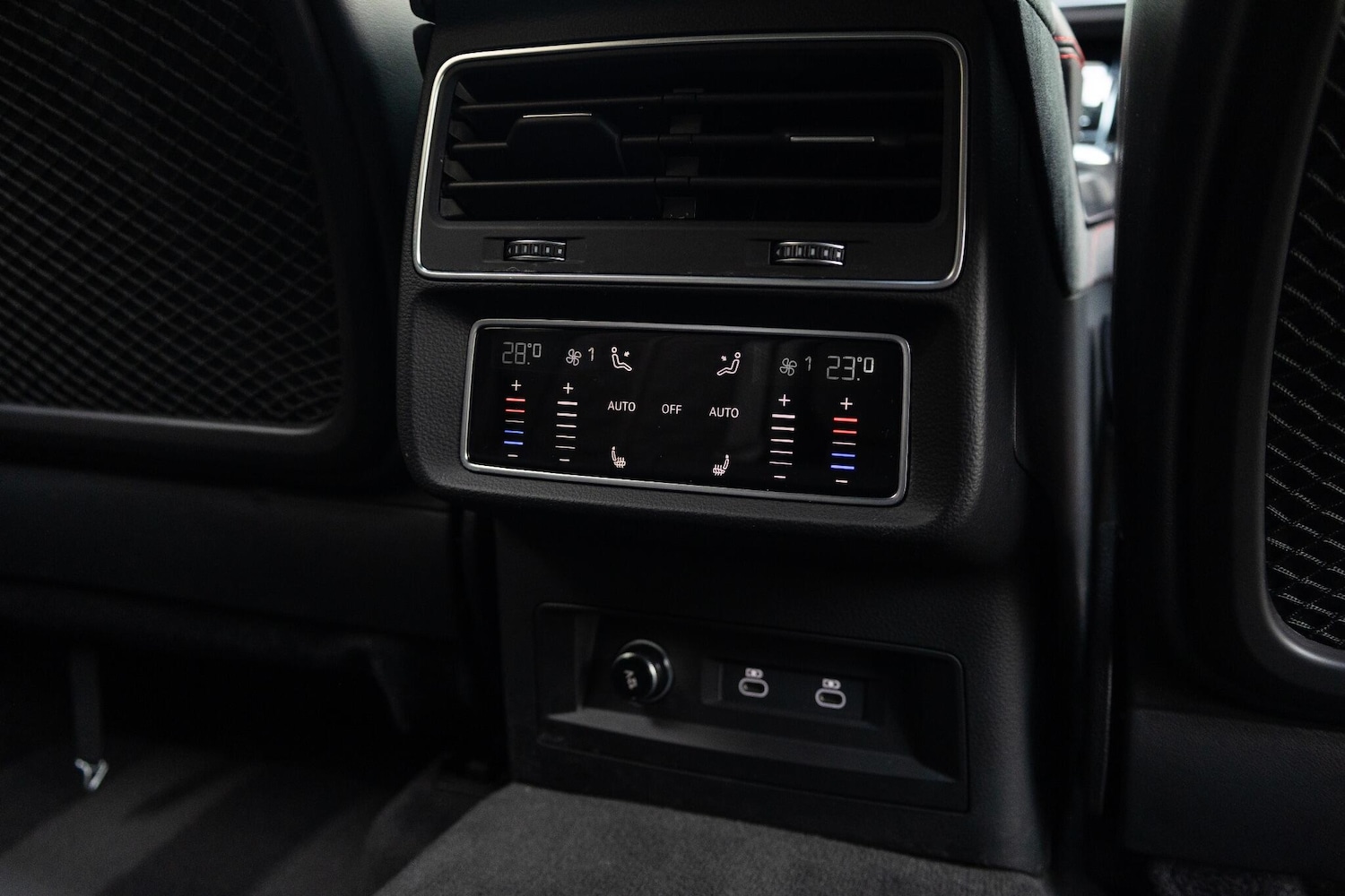 Used Audi RS Q8 2023 for sale - 76584703: Photo 5