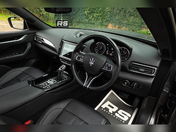 Used Maserati Levante 2021 for sale - 77977639: Photo
