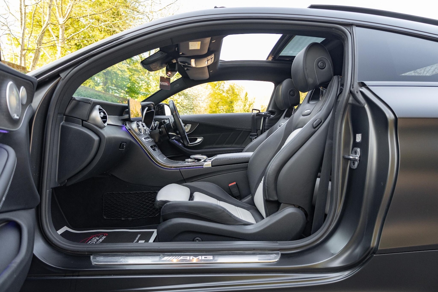 Used Mercedes-Benz C Class 2019 for sale - 76633879: Photo 40