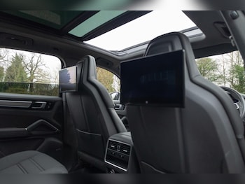 Used Porsche Cayenne 2023 for sale - 77253992: Photo