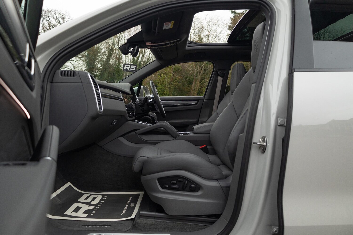 Used Porsche Cayenne 2023 for sale - 77253992: Photo 48