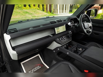 Used Land Rover Defender 2023 for sale - 79496737: Photo