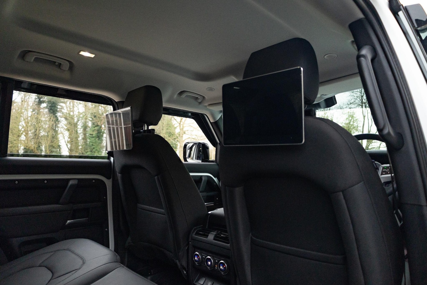 Used Land Rover Defender 2025 for sale - 77039850: Photo 13