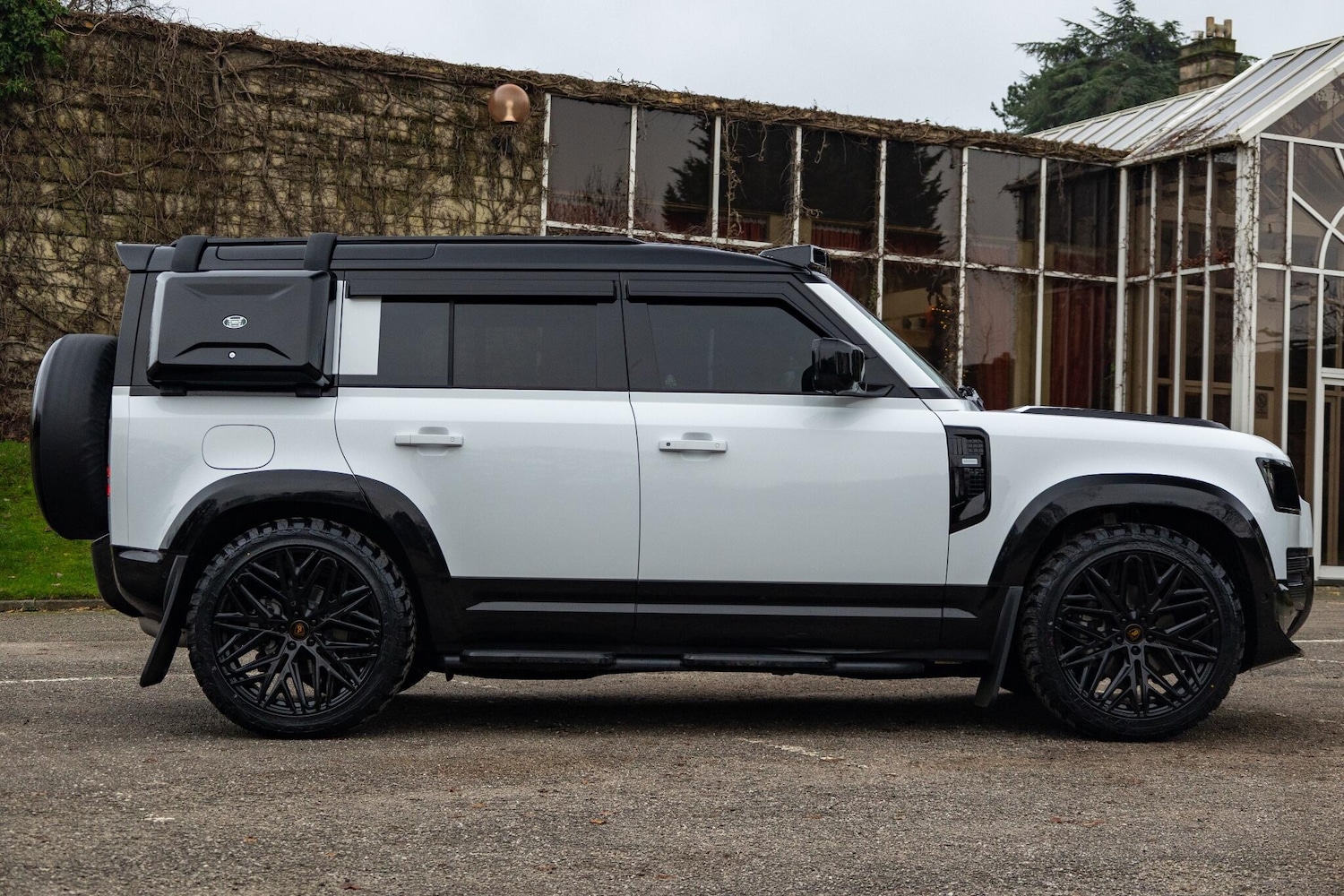 Used Land Rover Defender 2025 for sale - 77039850: Photo 16