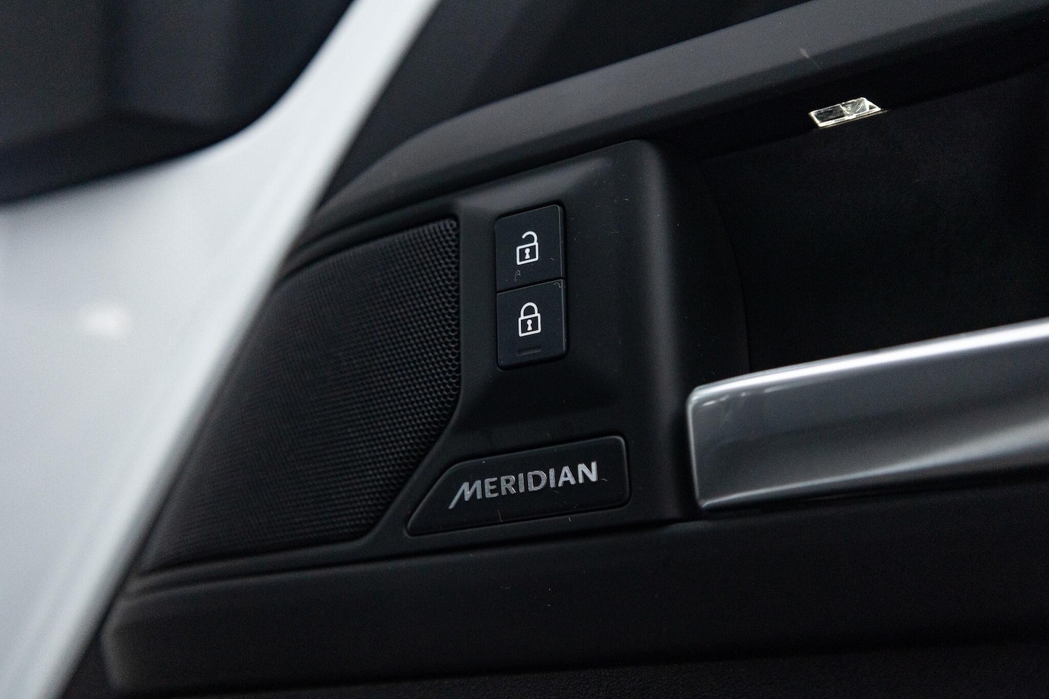 Used Land Rover Defender 2025 for sale - 77039850: Photo 18