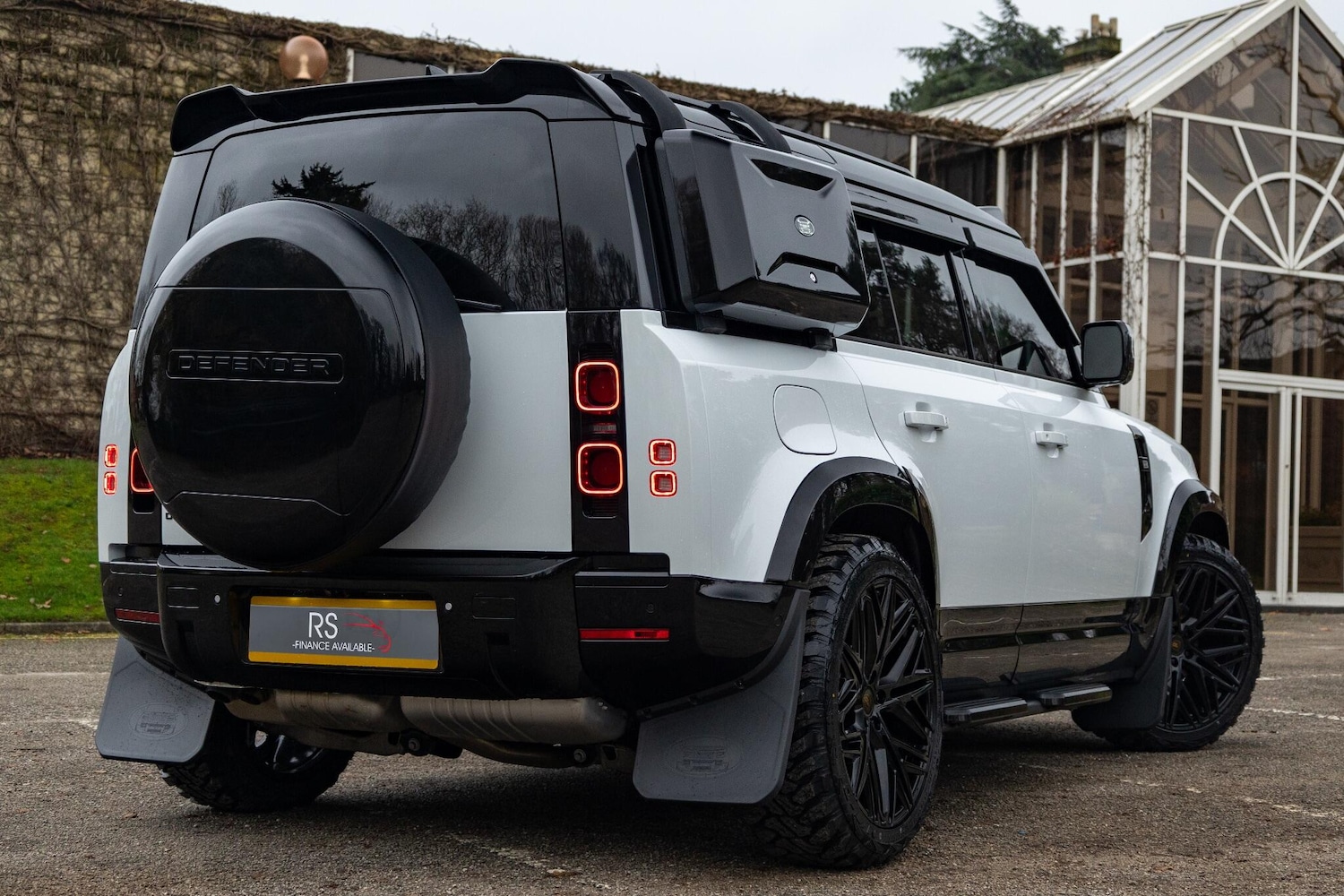 Used Land Rover Defender 2025 for sale - 77039850: Photo 19