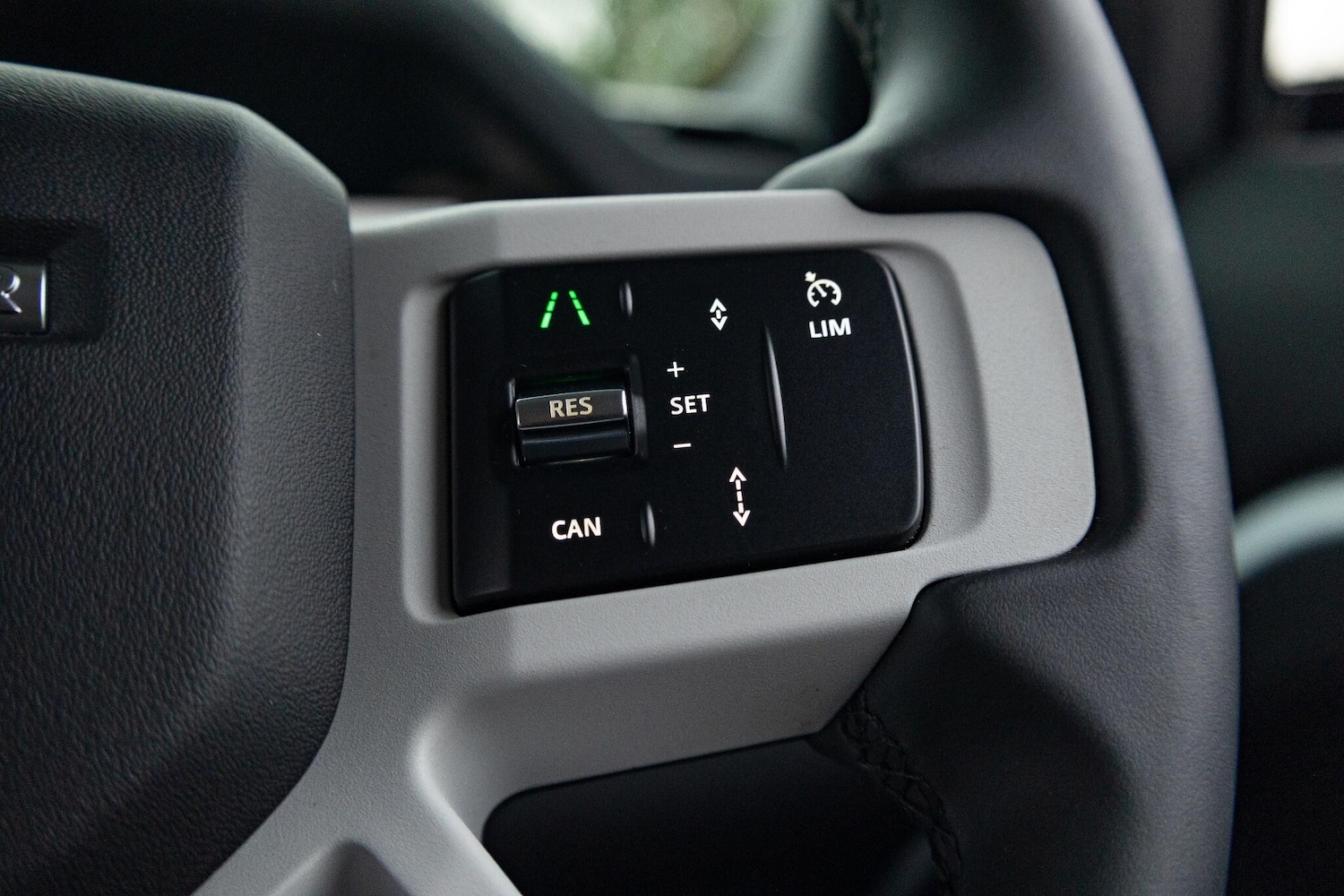 Used Land Rover Defender 2025 for sale - 77039850: Photo 26