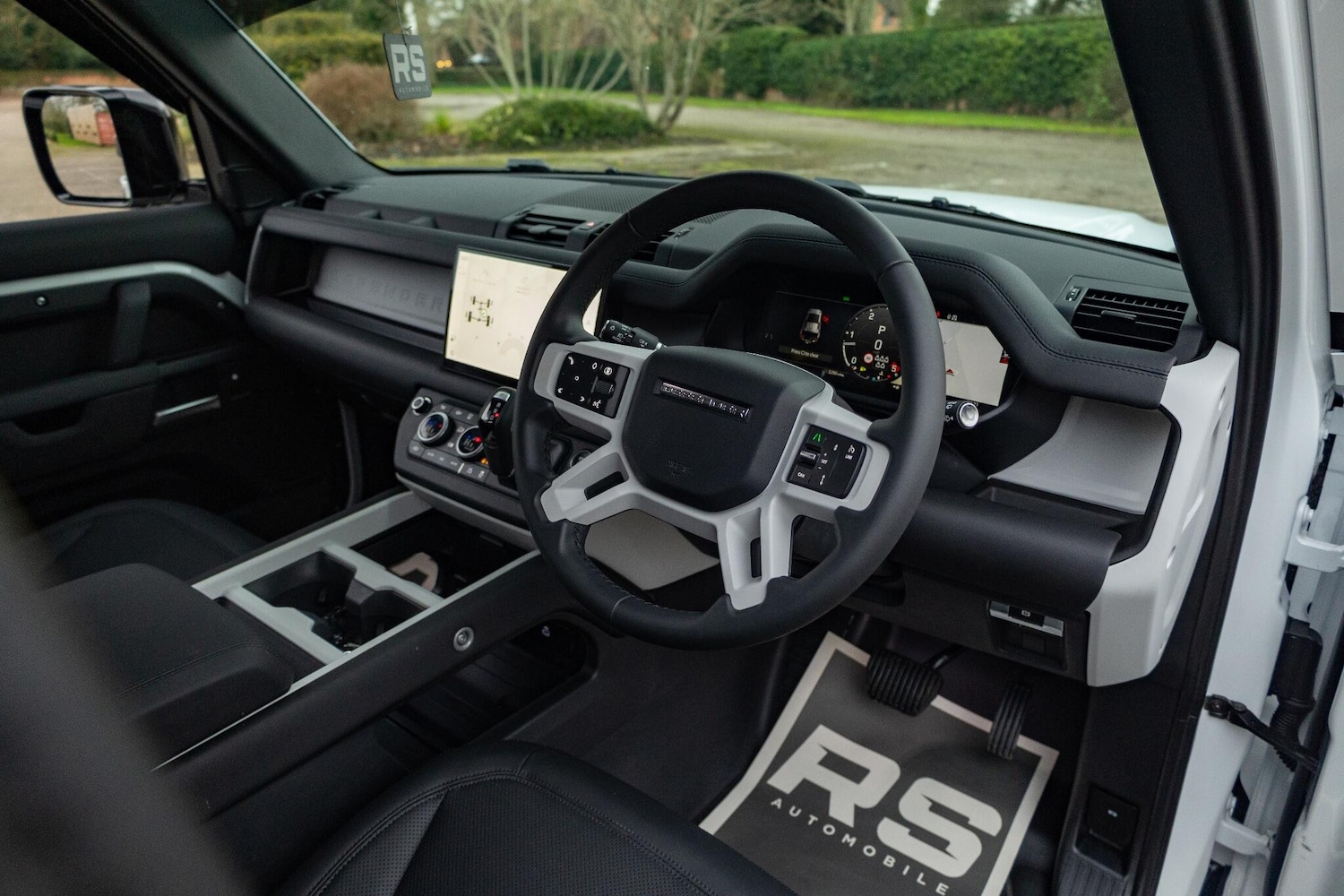 Used Land Rover Defender 2025 for sale - 77039850: Photo 3