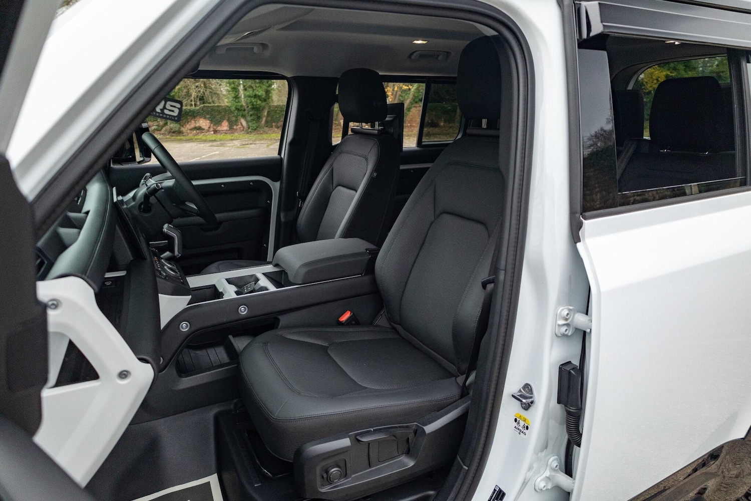 Used Land Rover Defender 2025 for sale - 77039850: Photo 34