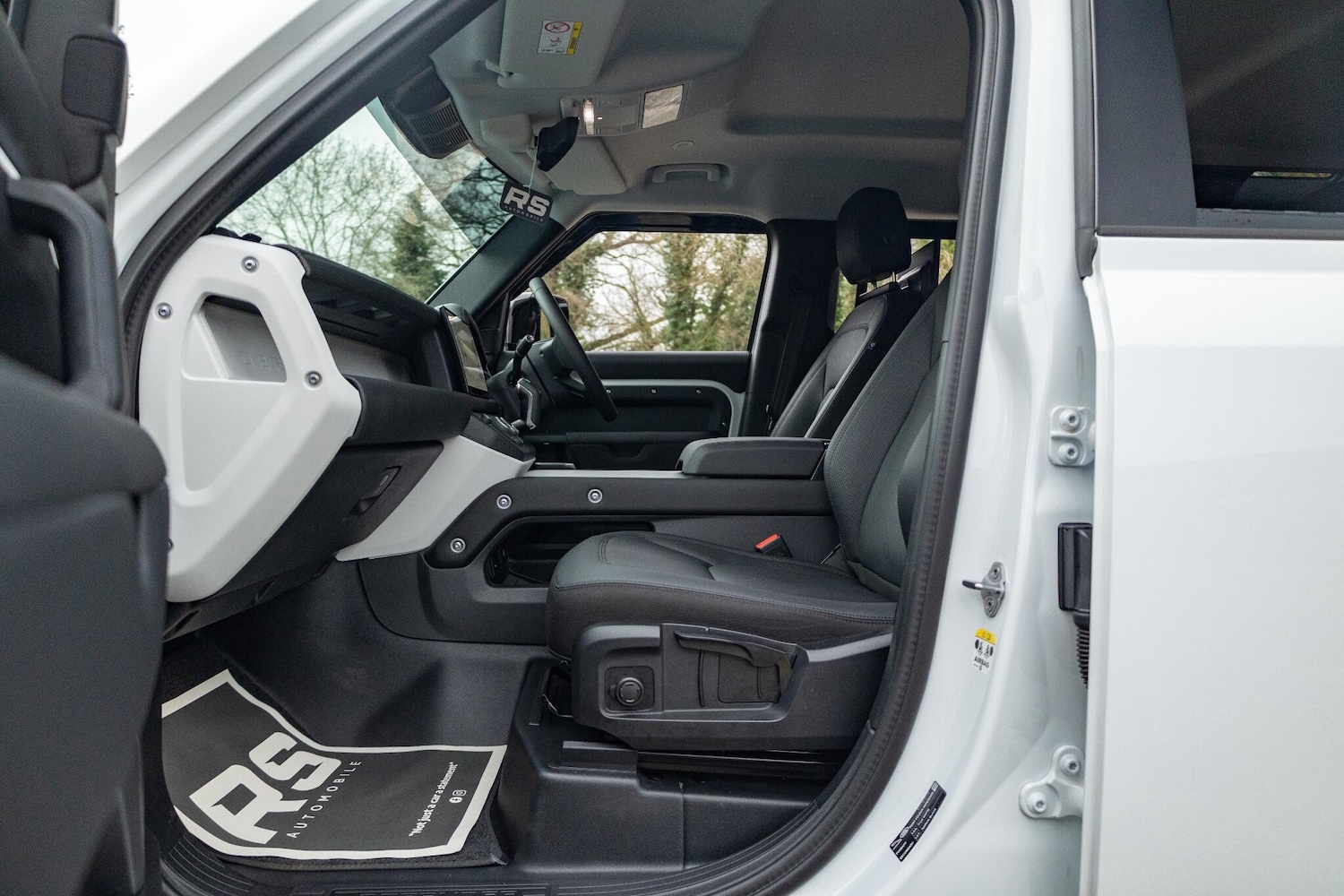 Used Land Rover Defender 2025 for sale - 77039850: Photo 42