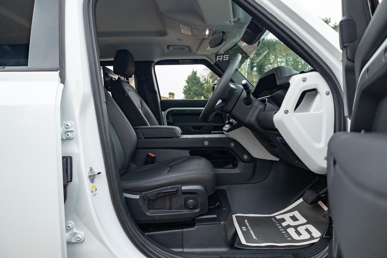 Used Land Rover Defender 2025 for sale - 77039850: Photo 47