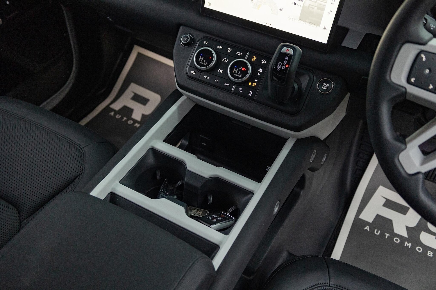 Used Land Rover Defender 2025 for sale - 77039850: Photo 5