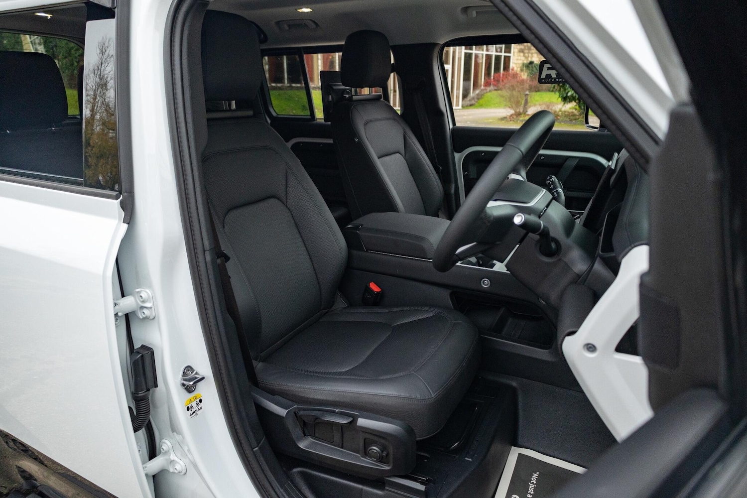 Used Land Rover Defender 2025 for sale - 77039850: Photo 9