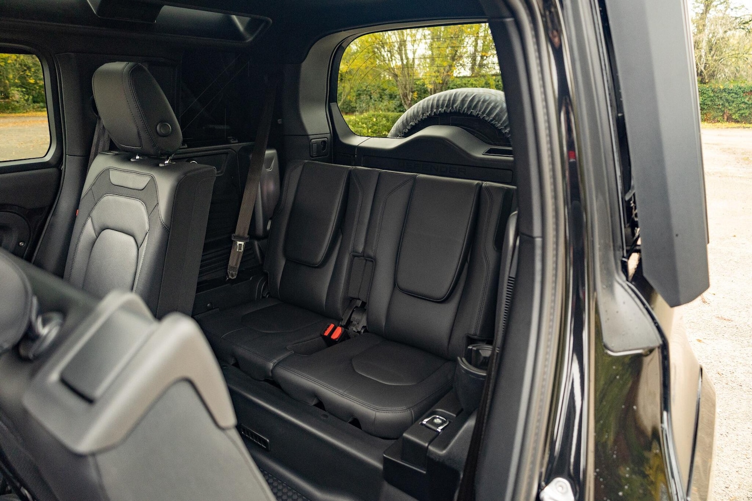 Used Land Rover Defender 110 2023 for sale - 75991399: Photo 13