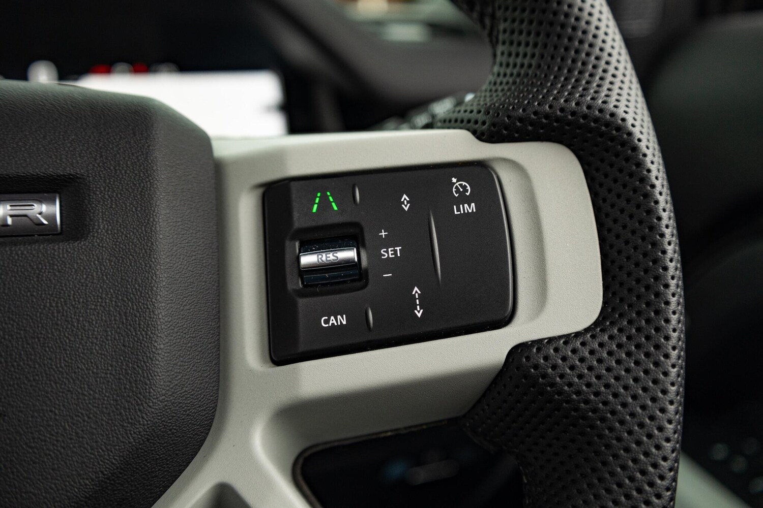 Used Land Rover Defender 110 2023 for sale - 75991399: Photo 19