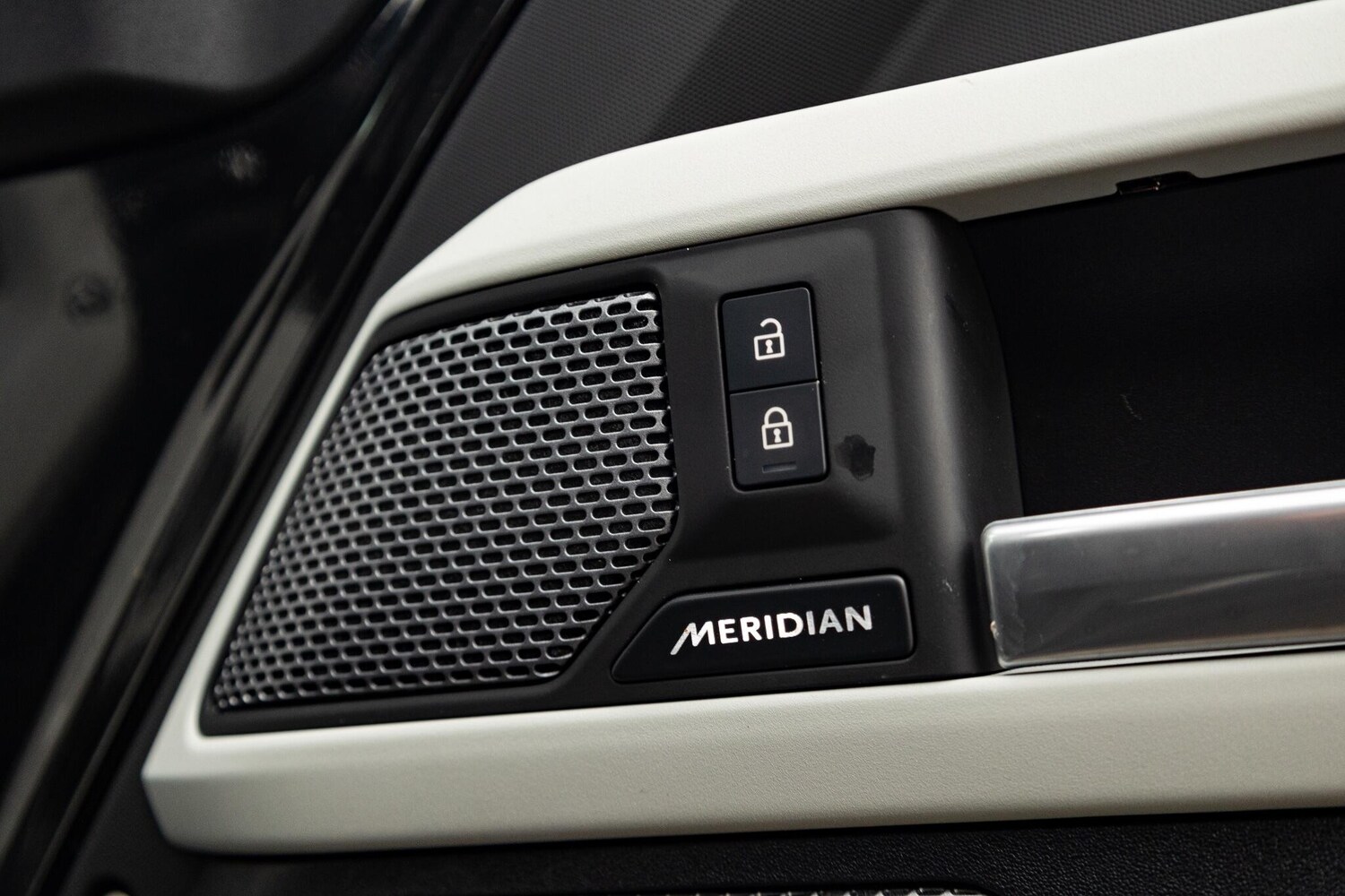 Used Land Rover Defender 110 2023 for sale - 75991399: Photo 23