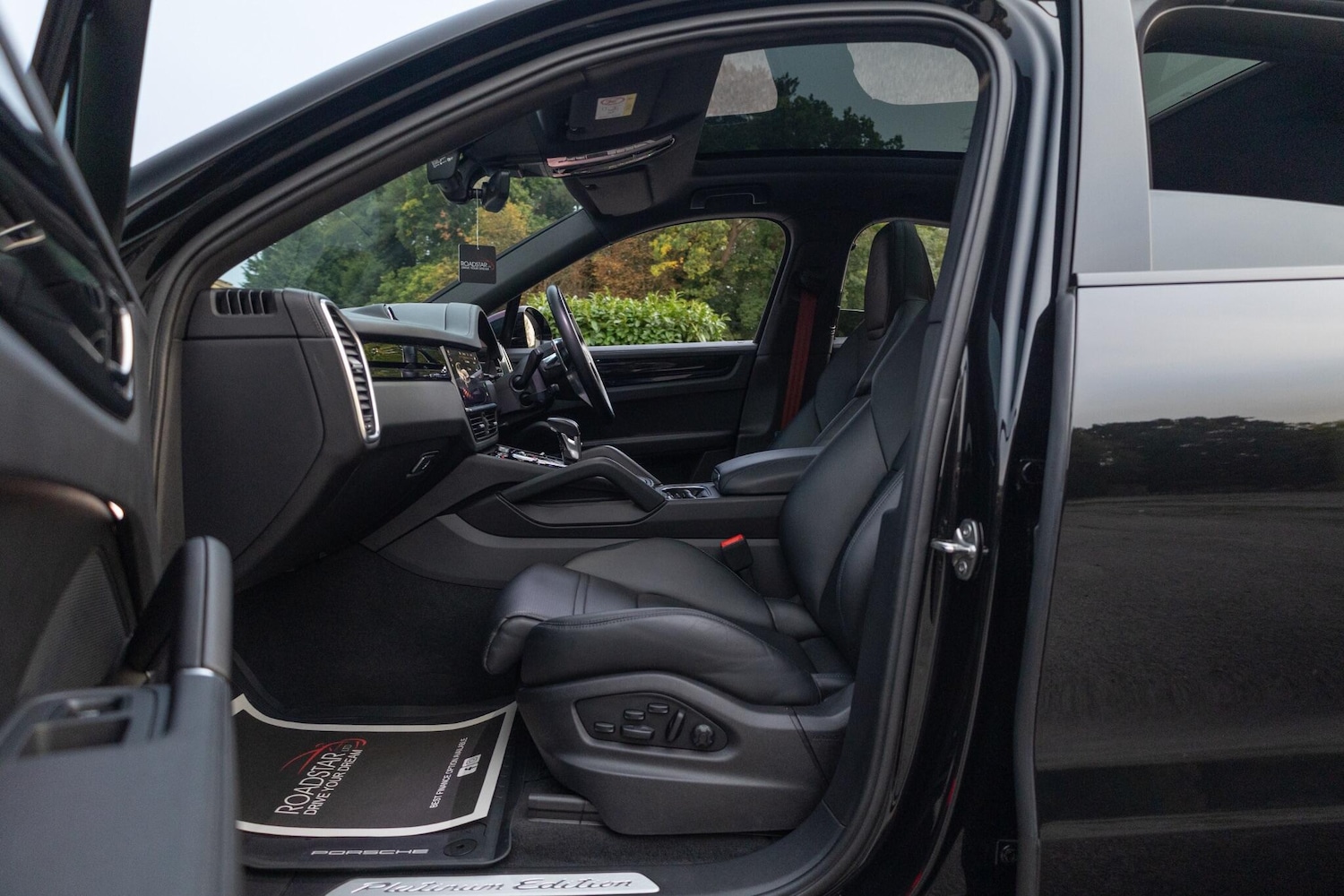 Used Porsche Cayenne 2023 for sale - 76042952: Photo 25