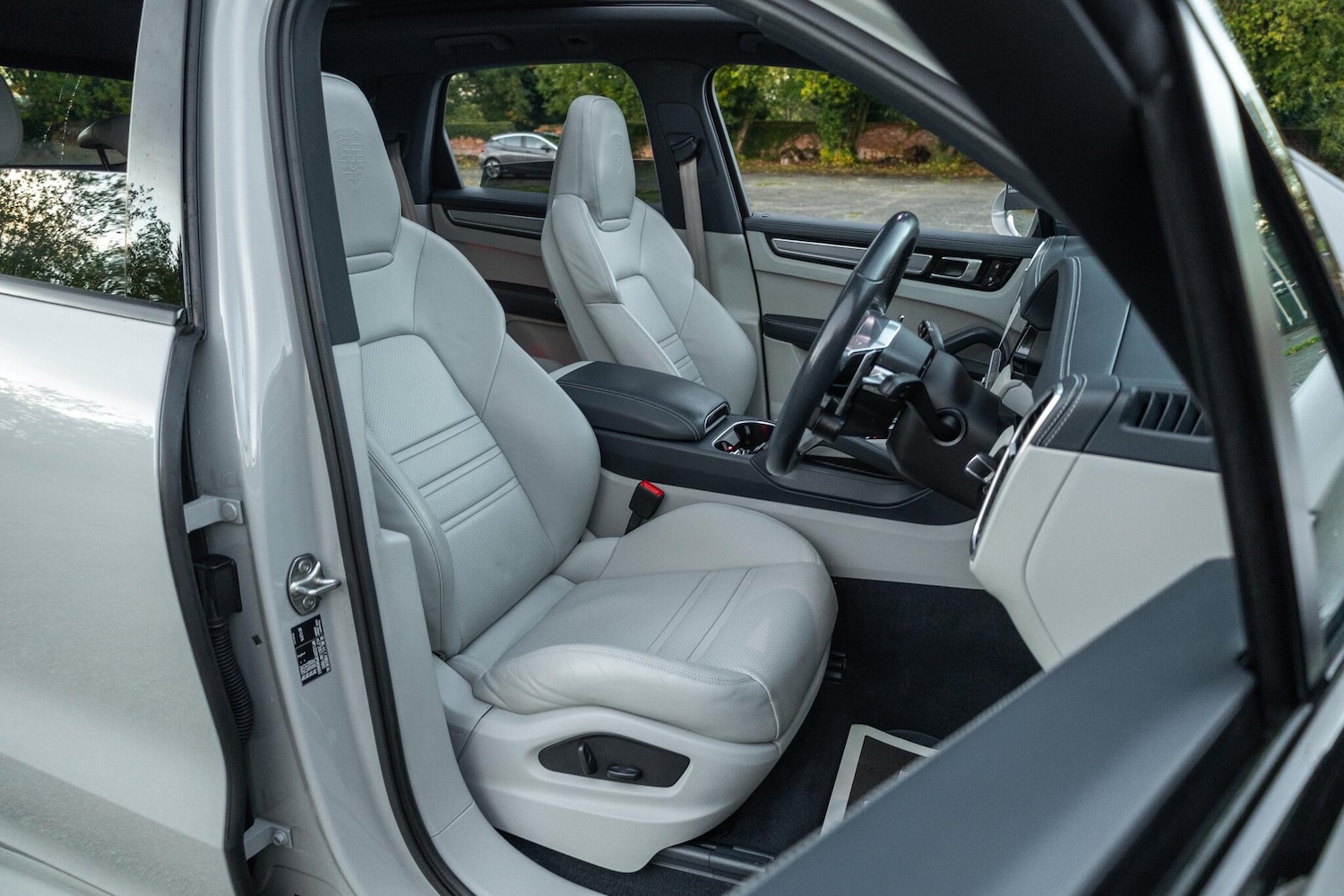 Used Porsche Cayenne 2022 for sale - 76349740: Photo 6