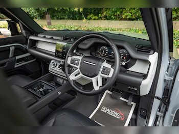 Used Land Rover Defender 110 2023 for sale - 78019780: Photo