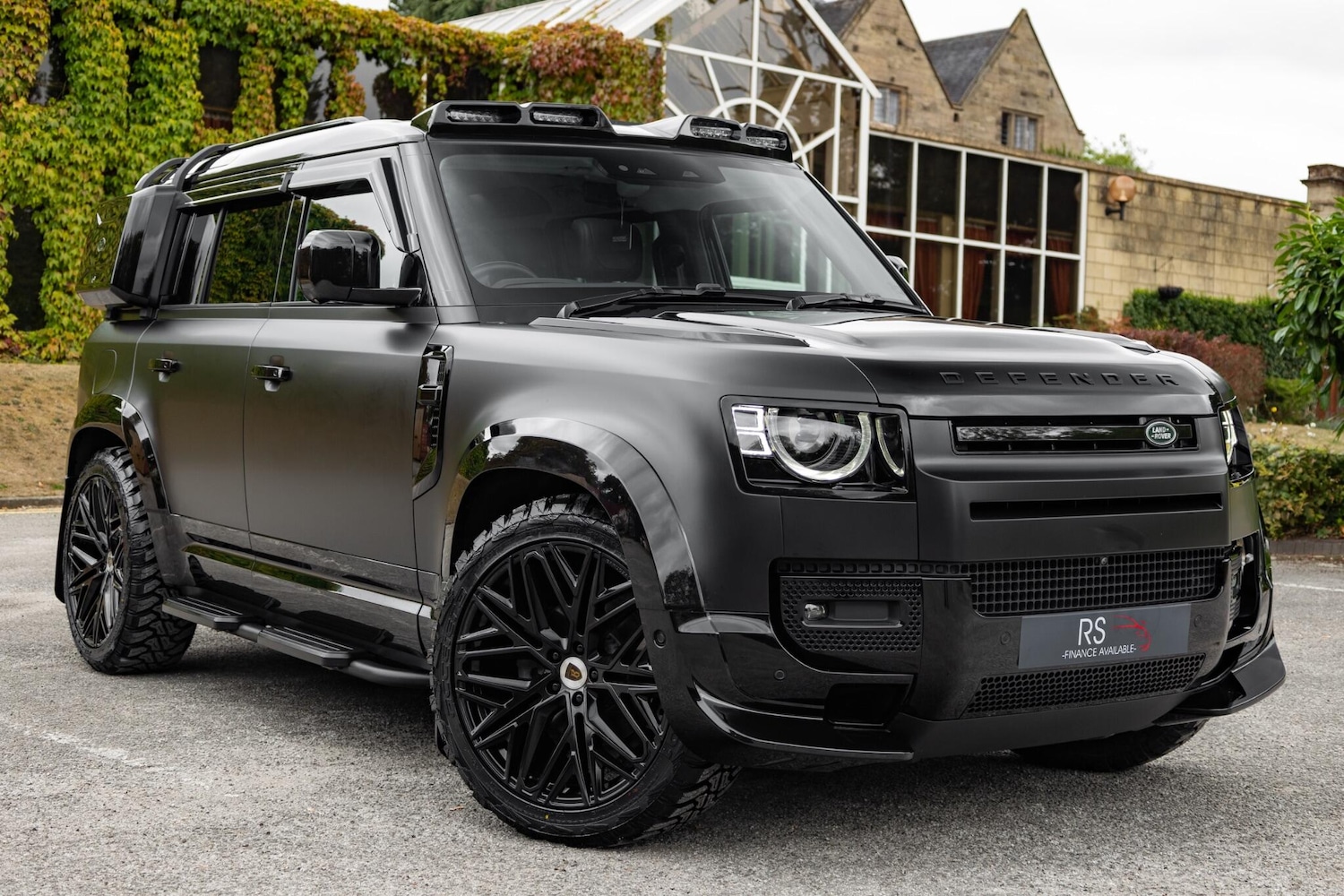 Used Land Rover Defender 110 2025 for sale - 76032531: Photo 1