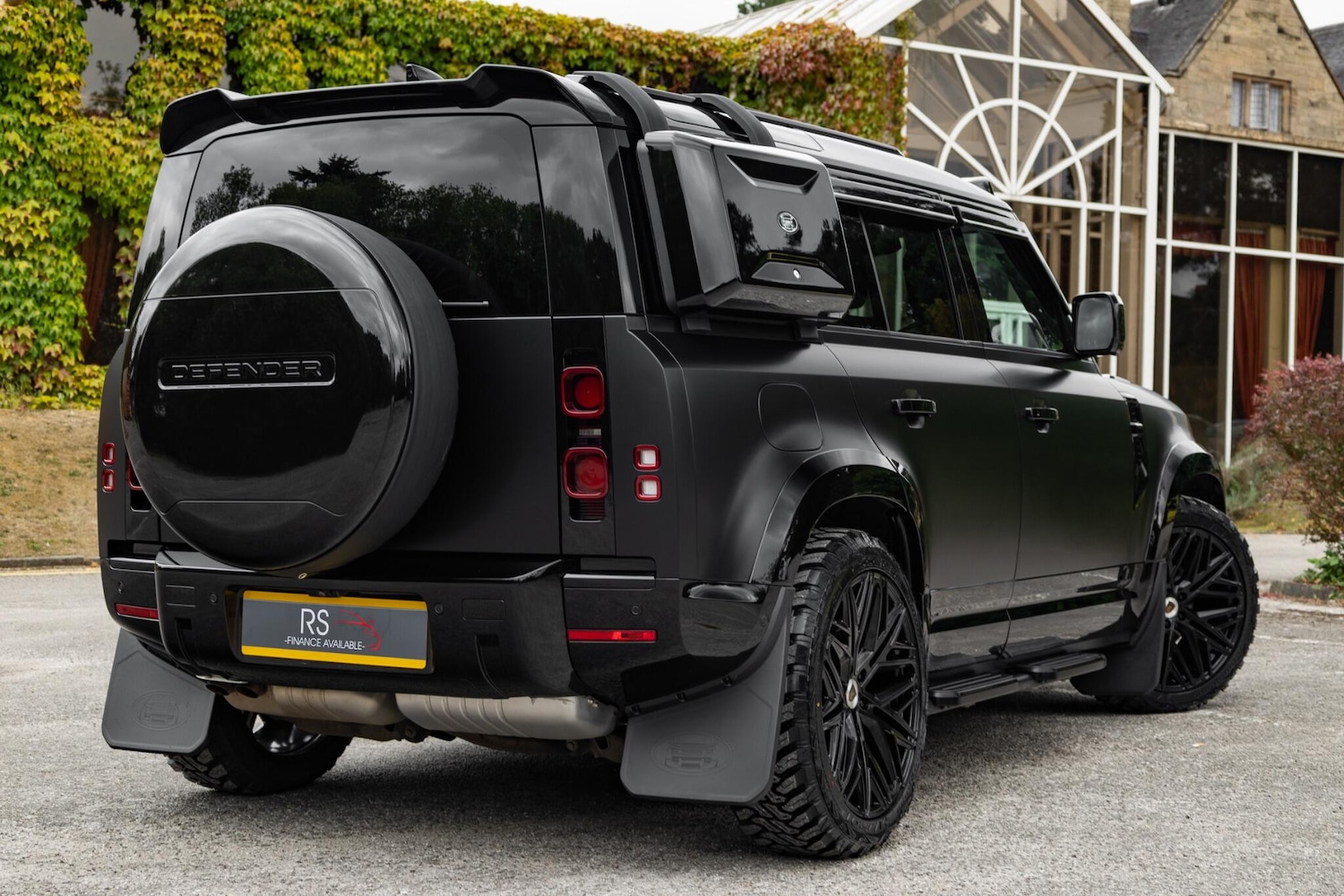 Used Land Rover Defender 110 2025 for sale - 76032531: Photo 9