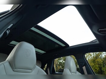 Used Porsche Cayenne 2022 for sale - 76995654: Photo