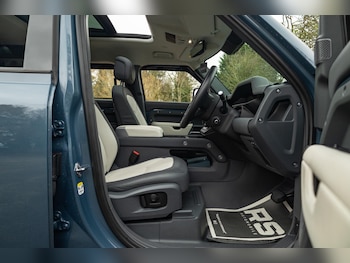 Used Land Rover Defender 110 2024 for sale - 76786834: Photo