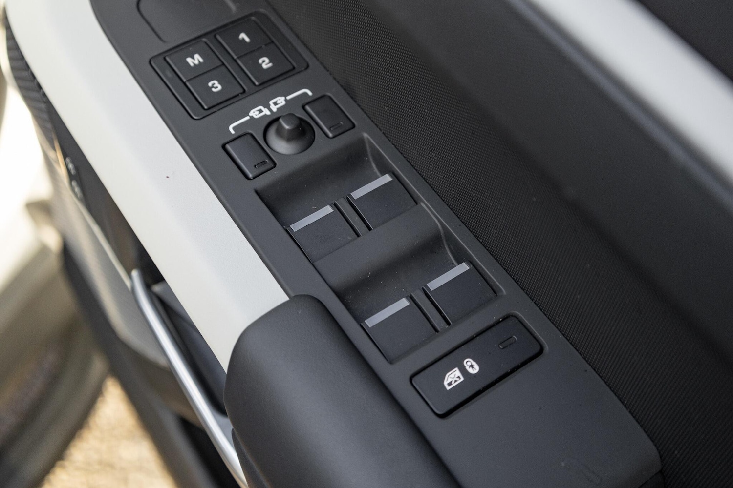 Used Land Rover Defender 110 2024 for sale - 76537962: Photo 16