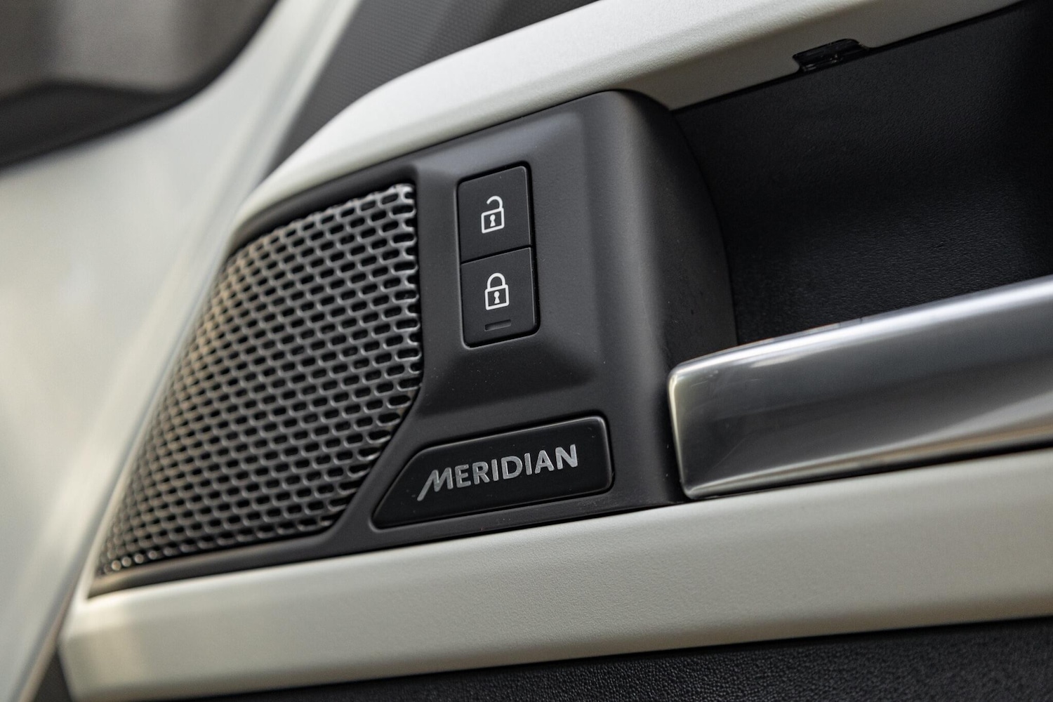 Used Land Rover Defender 110 2024 for sale - 76537962: Photo 18