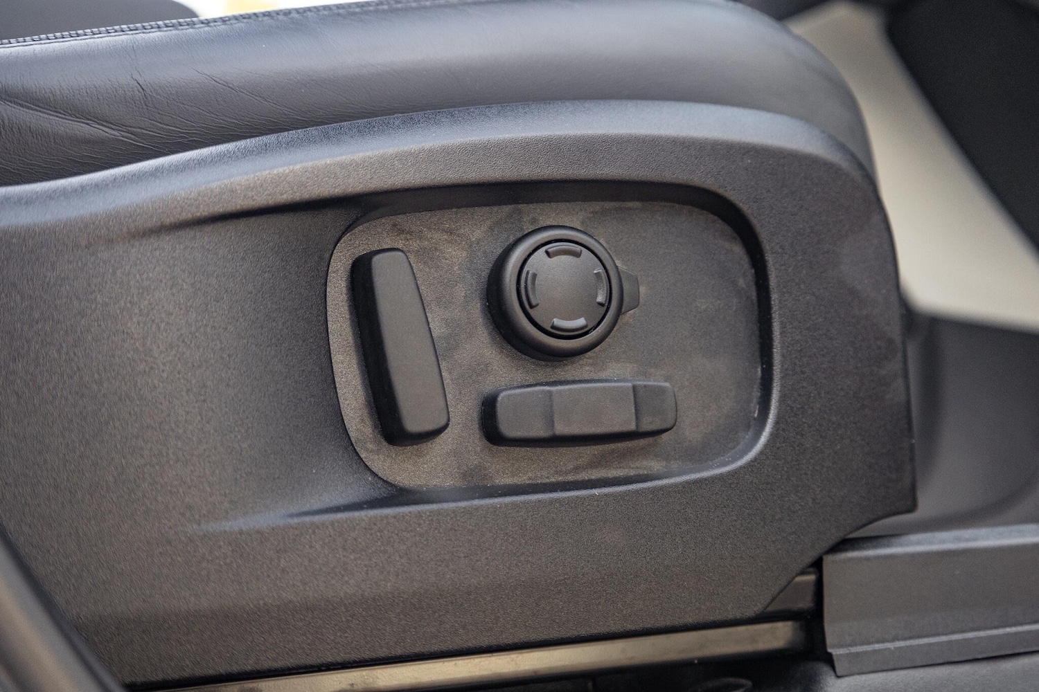 Used Land Rover Defender 110 2024 for sale - 76537962: Photo 19