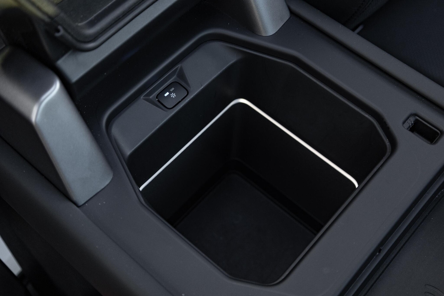 Used Land Rover Defender 110 2024 for sale - 76537962: Photo 21