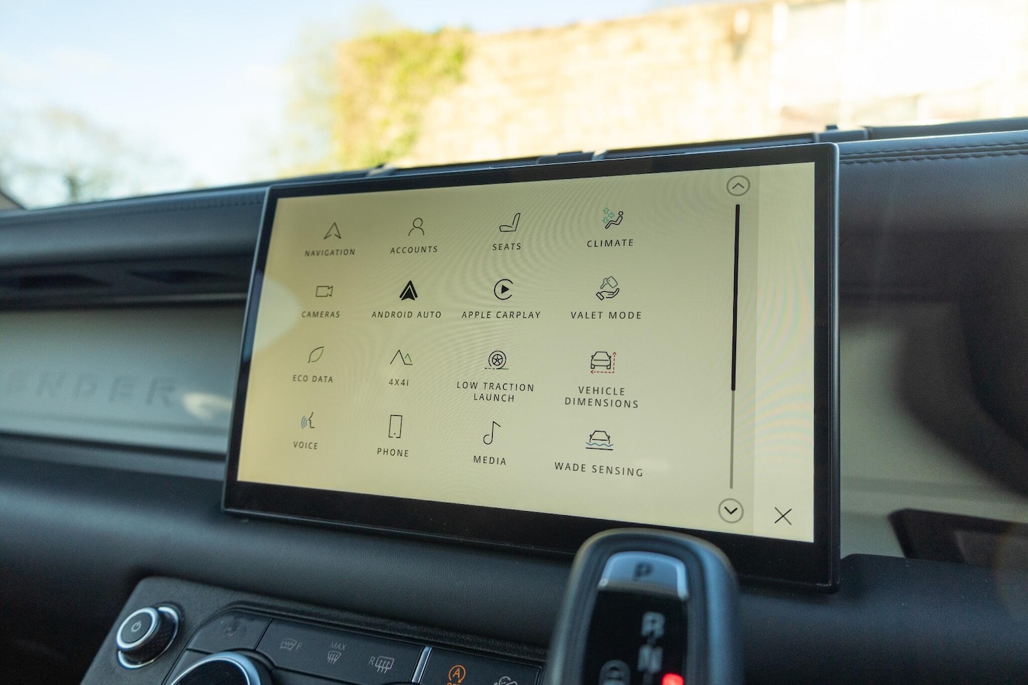 Used Land Rover Defender 110 2024 for sale - 76537962: Photo 32