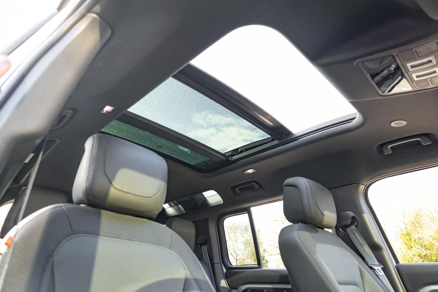 Used Land Rover Defender 110 2024 for sale - 76537962: Photo 37