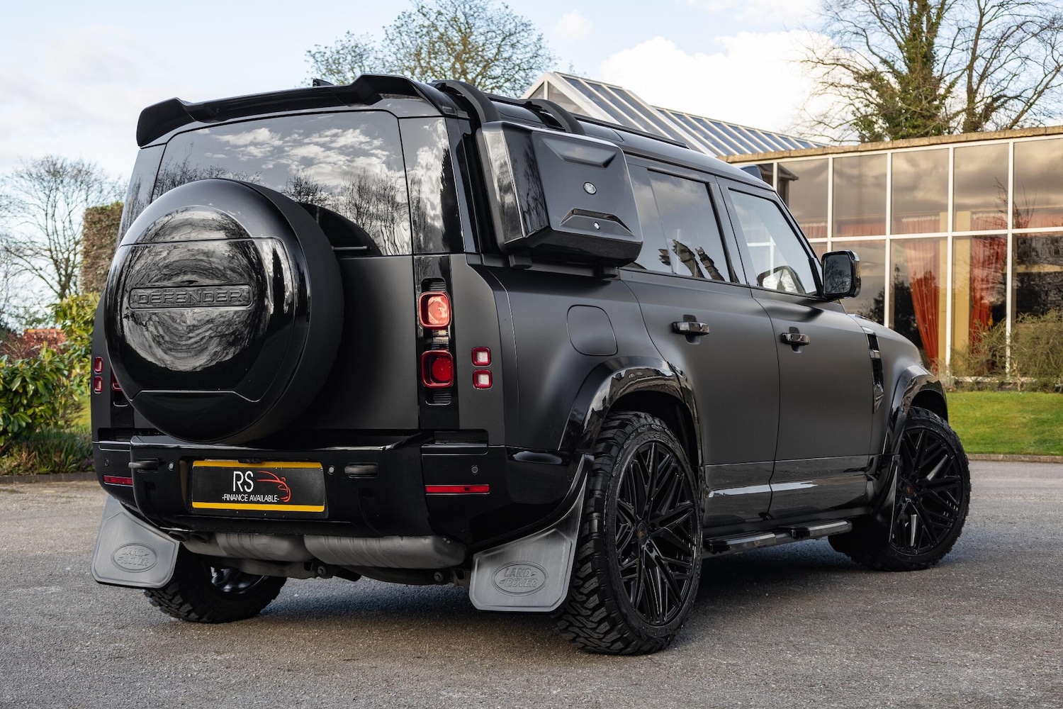 Used Land Rover Defender 110 2024 for sale - 76537962: Photo 9