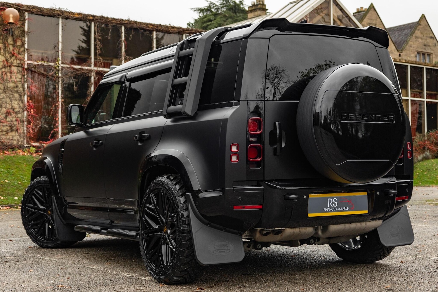 Used Land Rover Defender 2023 for sale - 76991721: Photo 11