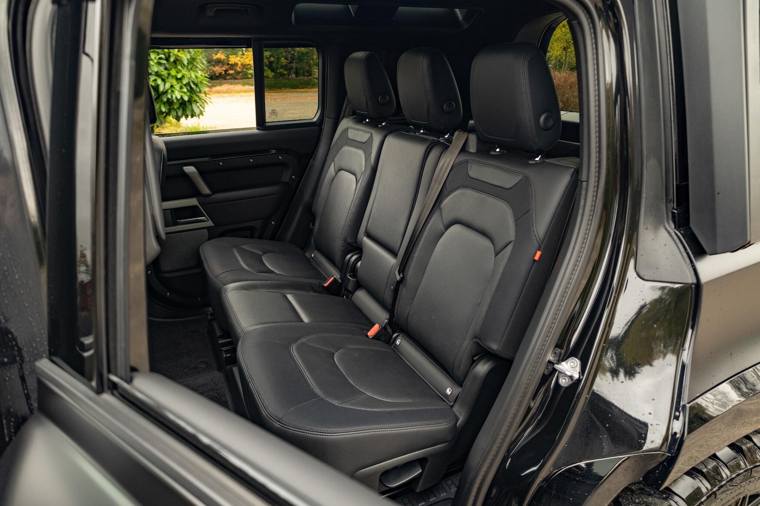 Used Land Rover Defender 2023 for sale - 76991721: Photo 15