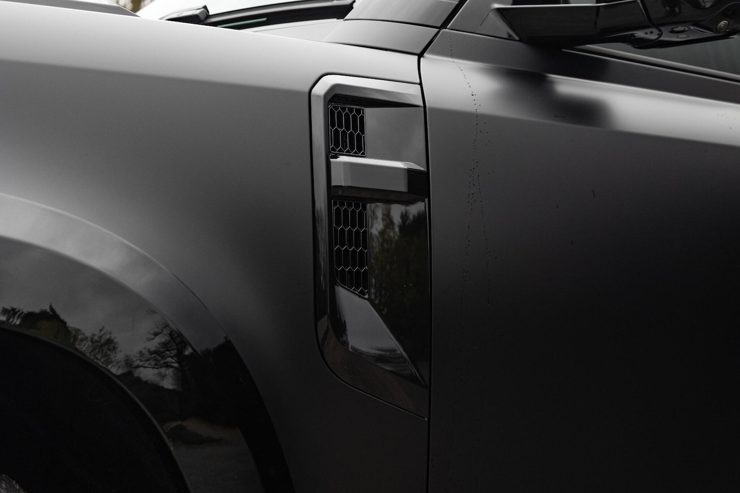 Used Land Rover Defender 2023 for sale - 76991721: Photo 17