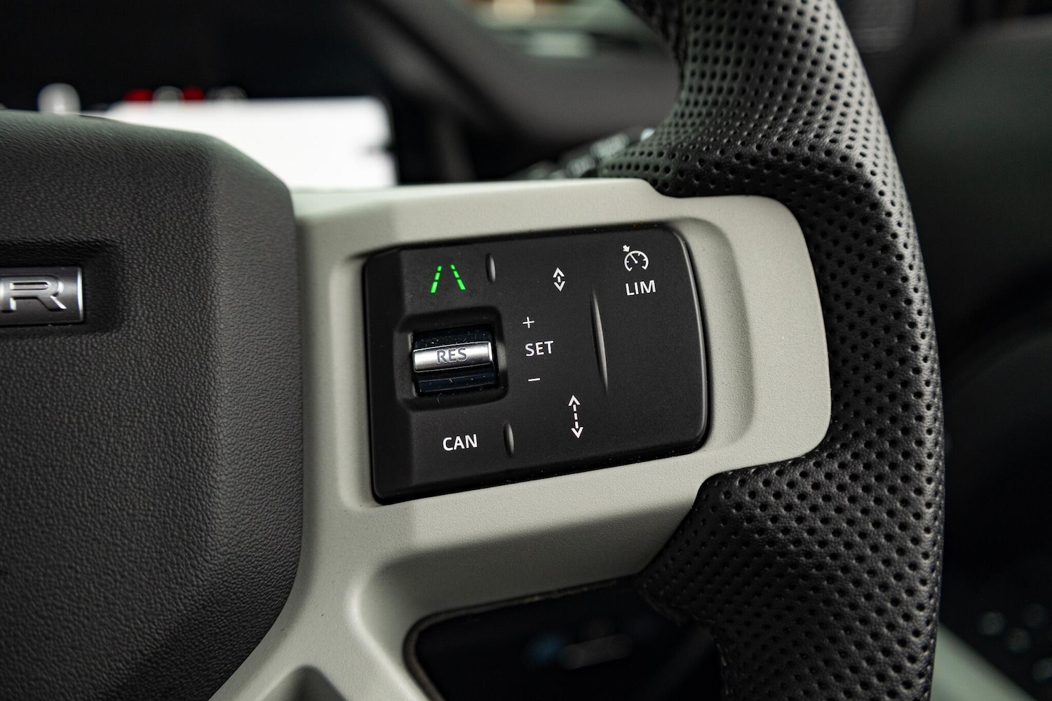 Used Land Rover Defender 2023 for sale - 76991721: Photo 19