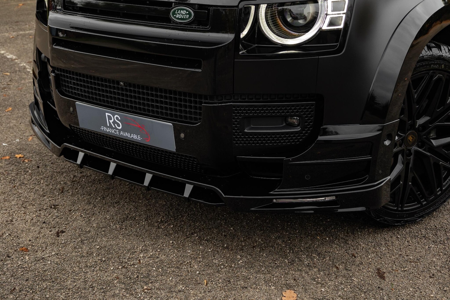 Used Land Rover Defender 2023 for sale - 76991721: Photo 3