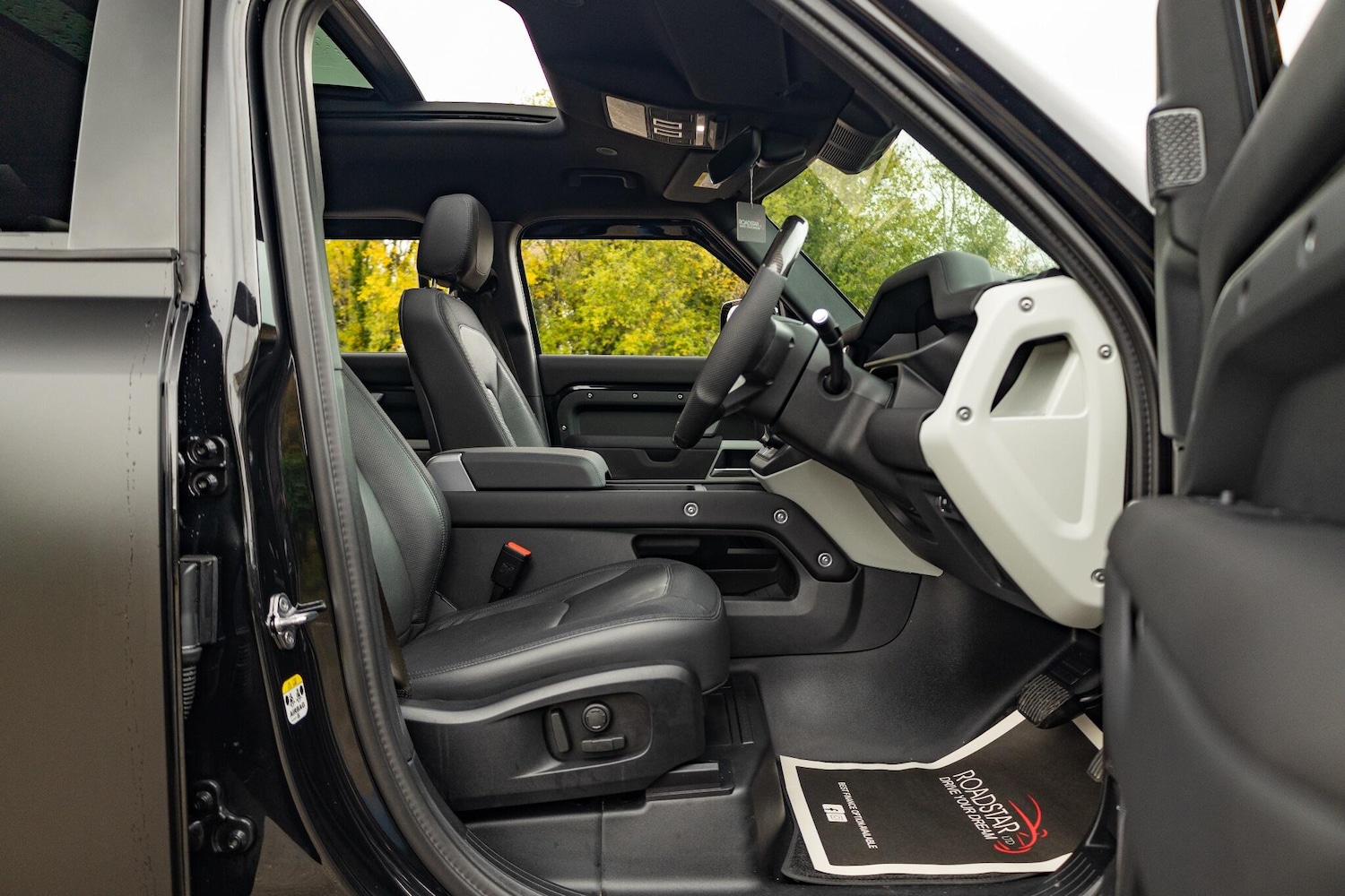 Used Land Rover Defender 2023 for sale - 76991721: Photo 46