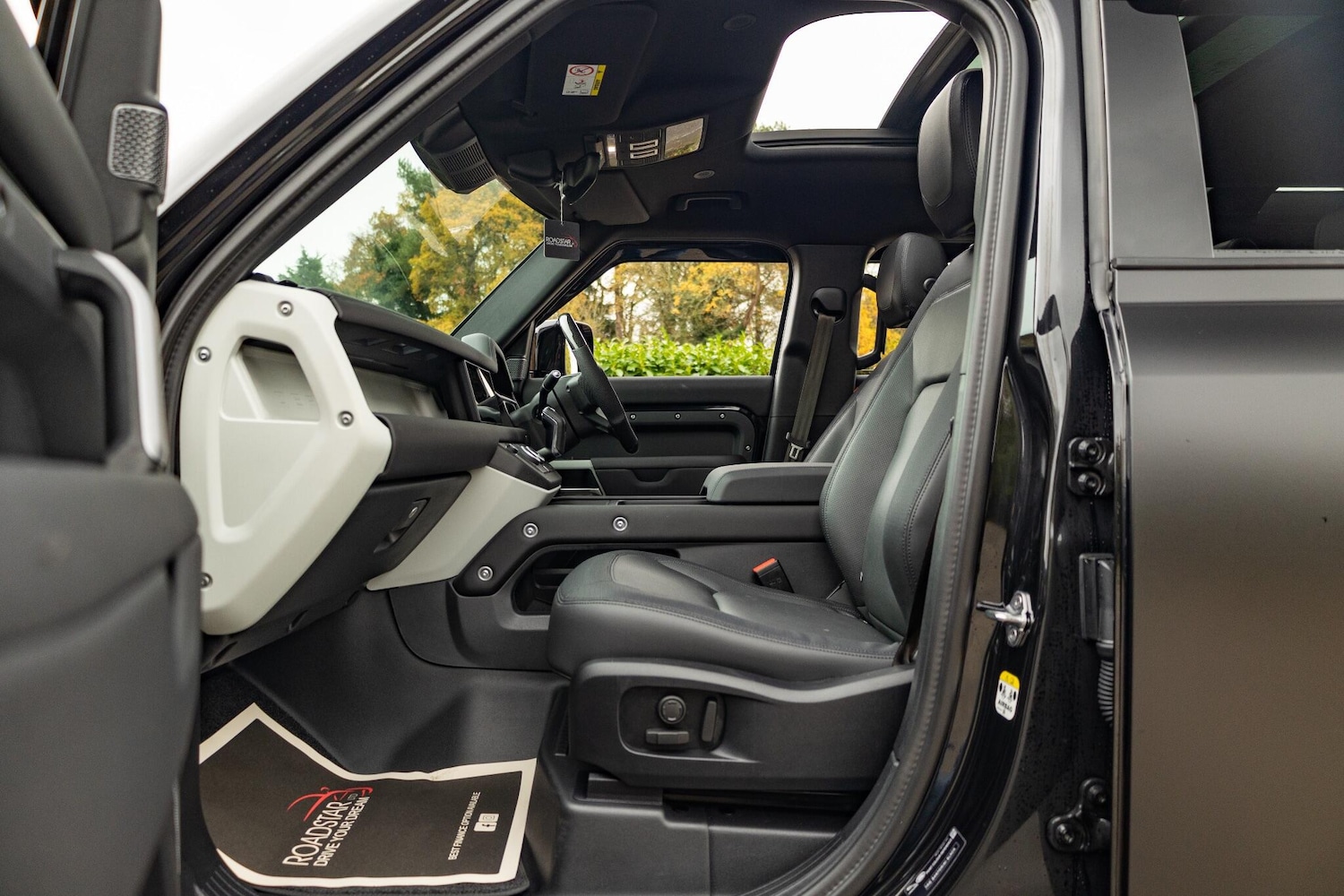 Used Land Rover Defender 2023 for sale - 76991721: Photo 52