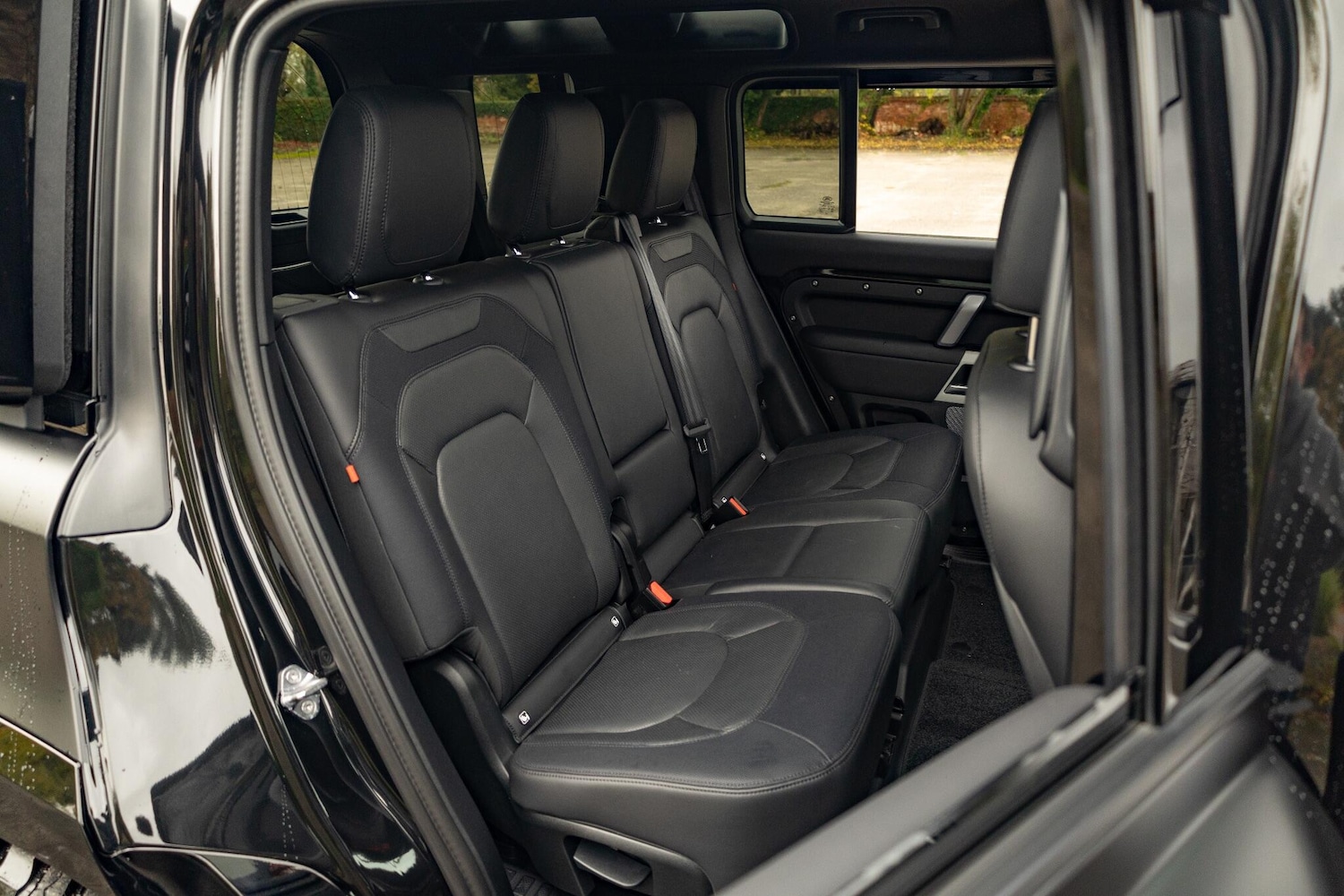 Used Land Rover Defender 2023 for sale - 76991721: Photo 7