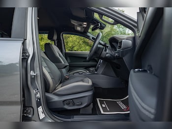 Used Volkswagen Amarok 2024 for sale - 76059289: Photo