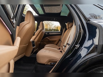 Used Porsche Cayenne 2023 for sale - 77978017: Photo