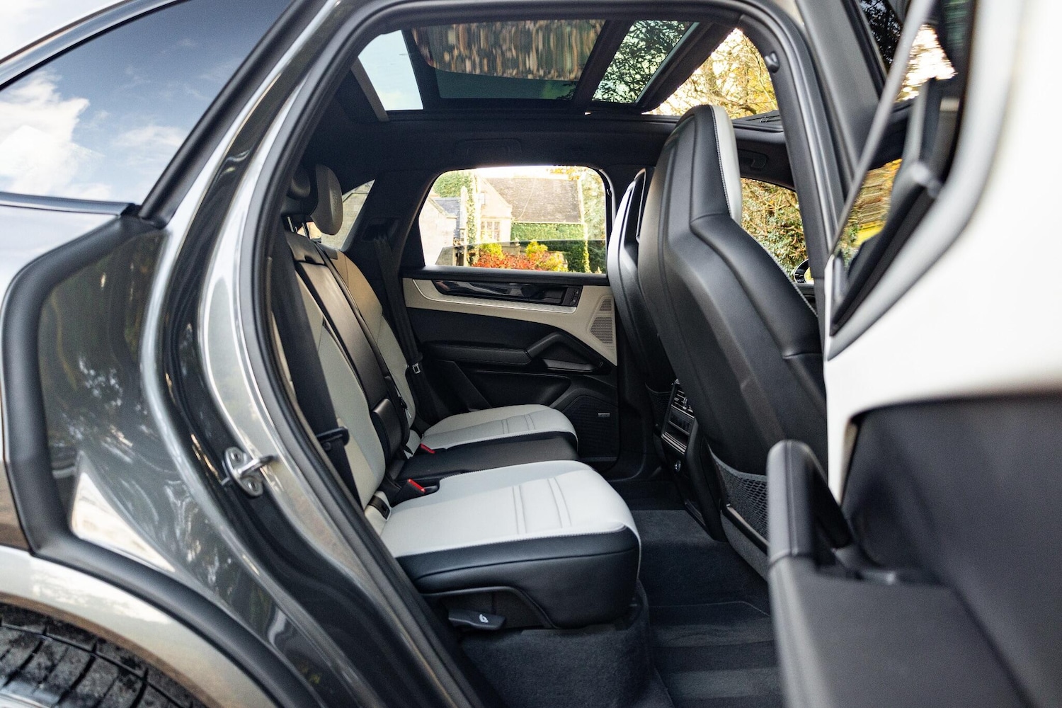 Used Porsche Cayenne 2023 for sale - 76158686: Photo 10