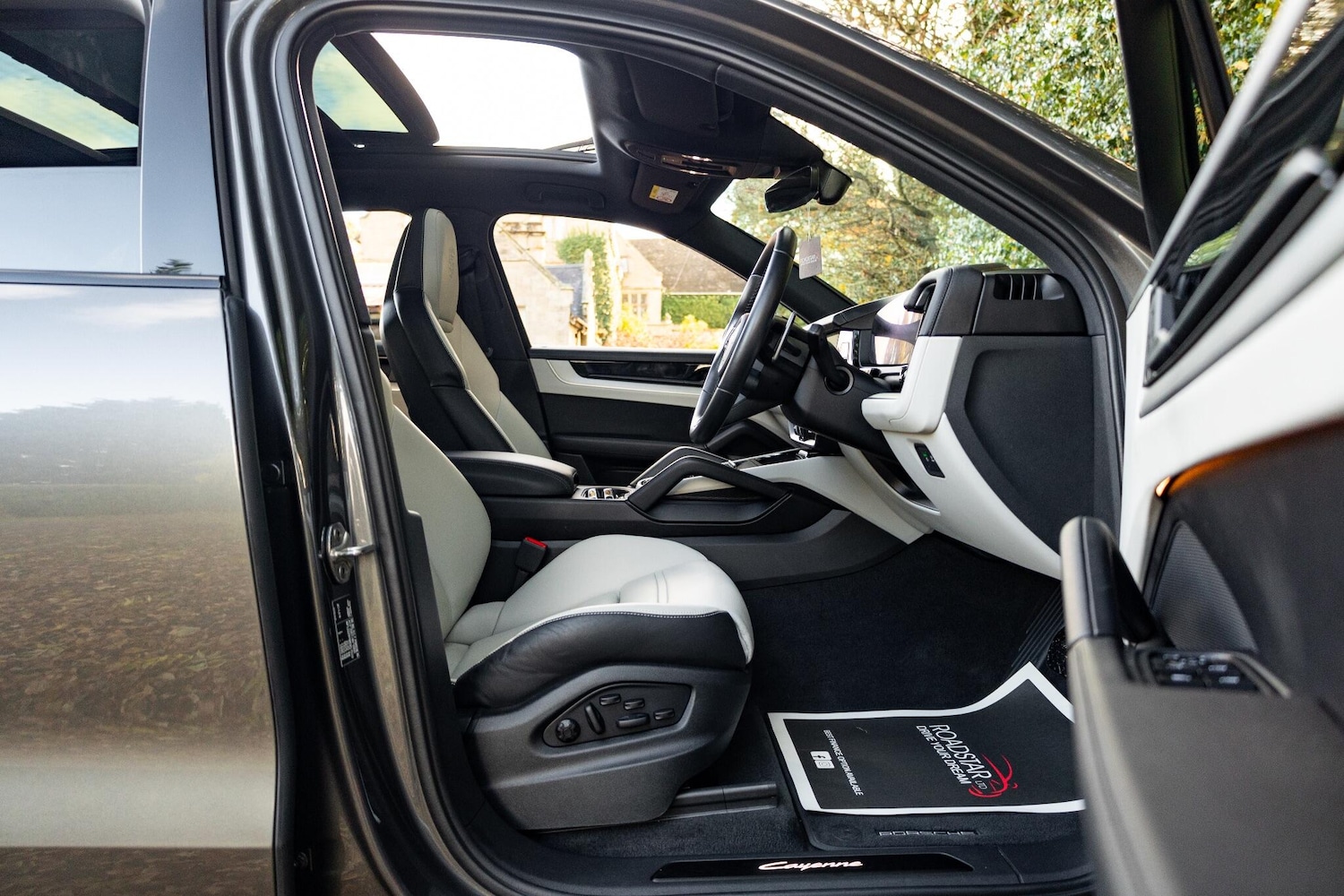 Used Porsche Cayenne 2023 for sale - 76158686: Photo 4
