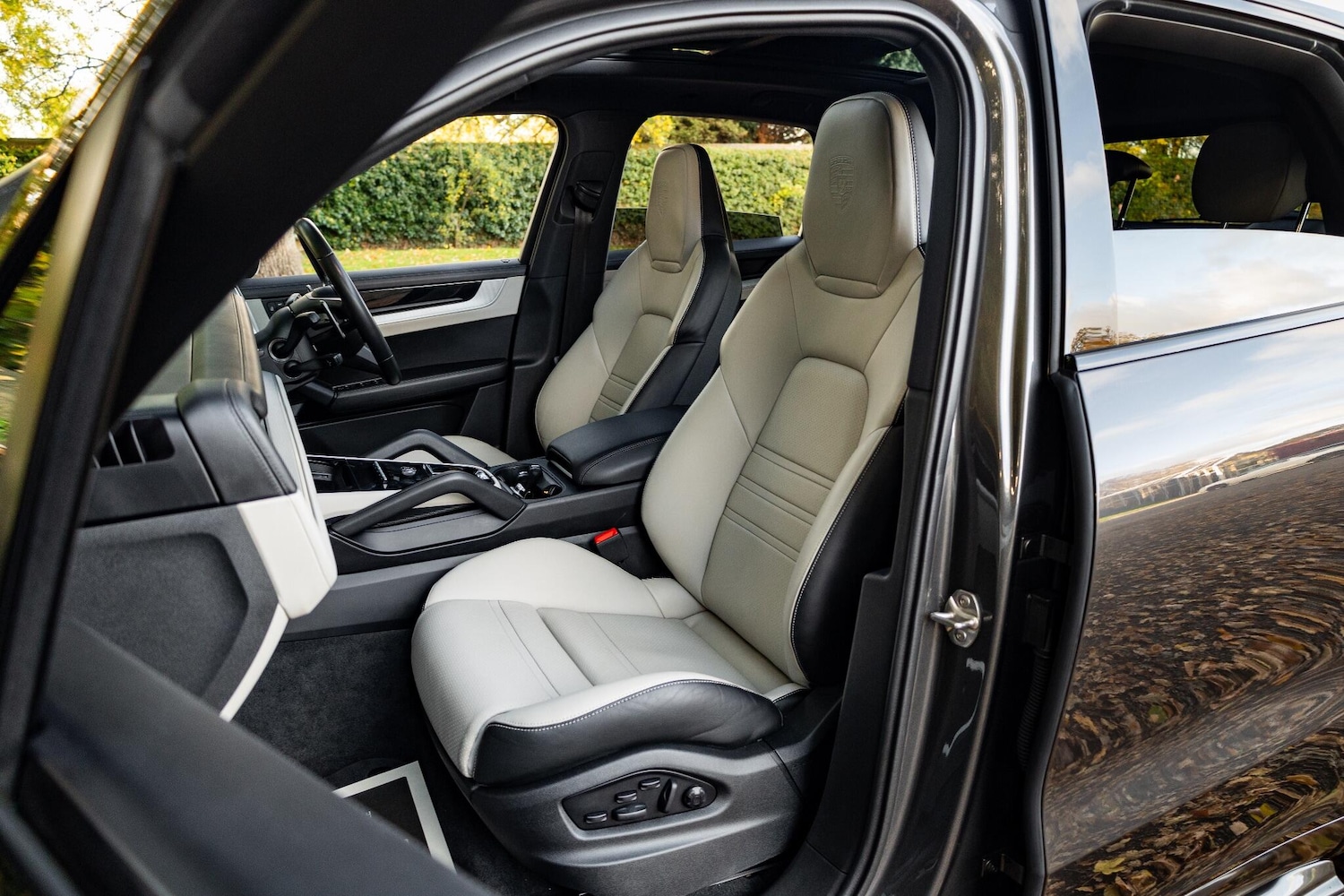 Used Porsche Cayenne 2023 for sale - 76158686: Photo 44