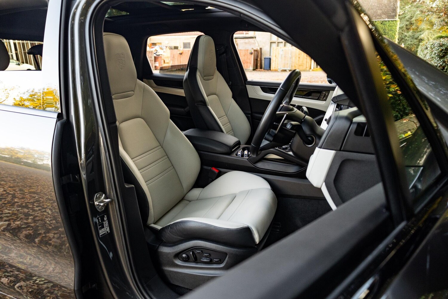 Used Porsche Cayenne 2023 for sale - 76158686: Photo 49